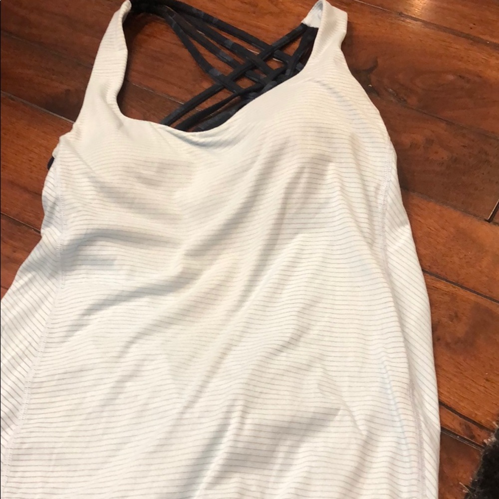Lululemon size 8 top